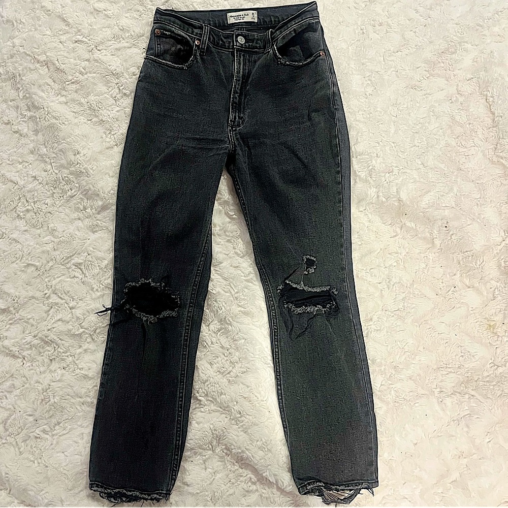 Abercrombie & Fitch The Ankle Straight Ultra High Rise Jeans in Distressed Black - Picture 2 of 16
